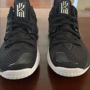 Nike Kyrie Low 2